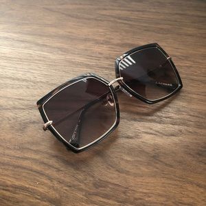 Express Oversized Sunglasses